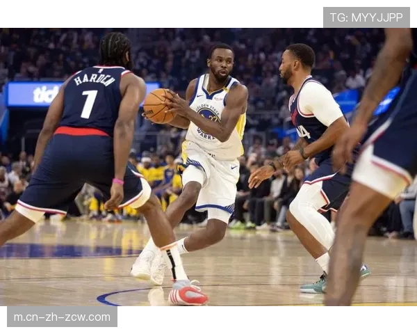 维金斯爆发第三节轰下10分2篮板 助雷霆强势反超夺关键领先